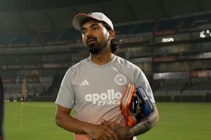 WATCH: KL Rahul's life lesson to budding cricketers goes viral ahead of 2nd ODI vs New Zealand SportsTak