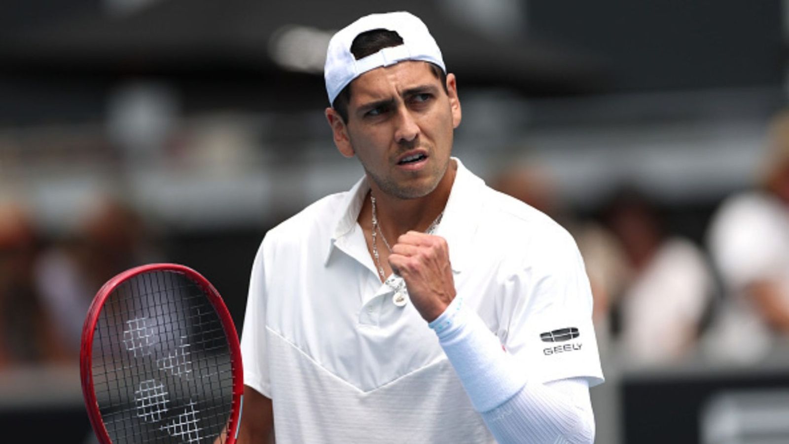 Watch: Argentine tennis player goes viral after trimming hair during Auckland match Watch: Argentine tennis player goes viral after trimming hair during Auckland match