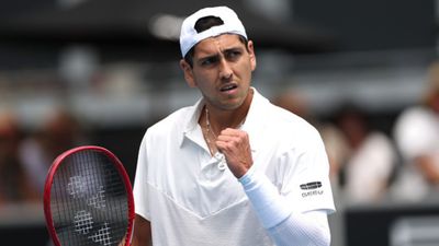 Watch: Argentine tennis player goes viral after trimming hair during Auckland match Argentine tennis player goes viral after trimming hair during Auckland match