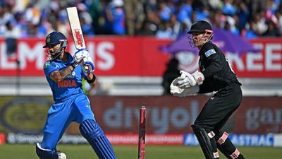Virat Kohli dethrones Sachin Tendulkar, clinches this stunning feat in 2nd ODI vs NZ SportsTak