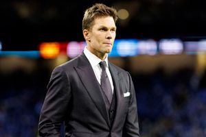 Tom Brady flashes another luxurious watch ahead of 49ers vs Eagles; How much does it cost? SportsTak