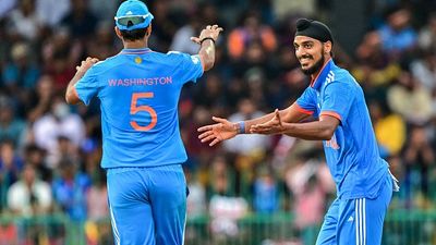 Breaking: Big blow to India as star player ruled out of T20I series vs New Zealand India's Washington Sundar (L) and Arshdeep Singh in this frame. (Getty)