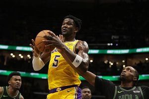 NBA analyst lambasts LA Lakers' $8,104,000 offseason addition amid flop run SportsTak