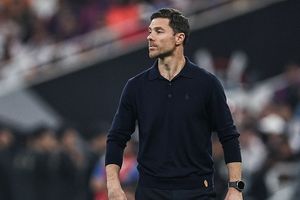 Barcelona manager Hansi Flick gives his opinion on Xabi Alonso's Real Madrid exit SportsTak