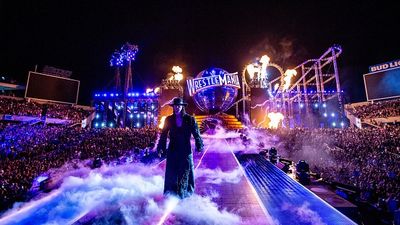 WWE icon Mark Henry reveals SHOCKING details on facing The Undertaker, says 'I was the only one who...' SportsTak