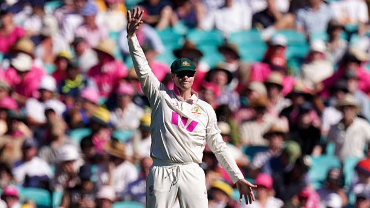 Australia's Steve Smith sets his field on day four of the fifth NRMA Insurance Ashes Series 2025 test at the Sydney Cricket Ground (via Getty)