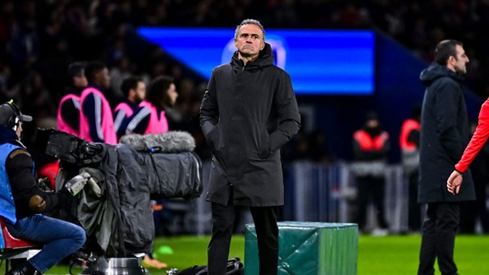 Ex-Arsenal player warns Luis Enrique against Manchester United move Luis Enrique in the frame.