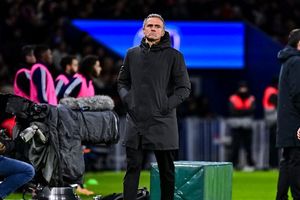 Ex-Arsenal player warns Luis Enrique against Manchester United move SportsTak