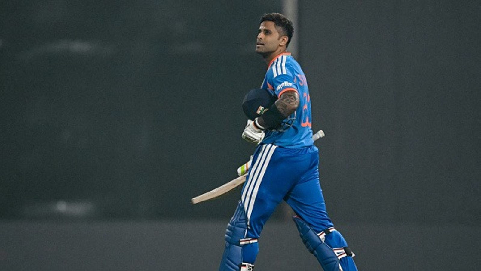 Ajinkya Rahane offers piece of advice to struggling Suryakumar Yadav ahead of T20I series vs New Zealand Suryakumar Yadav walks back to the pavilion after his dismissal during the second Twenty20 international cricket match (getty)