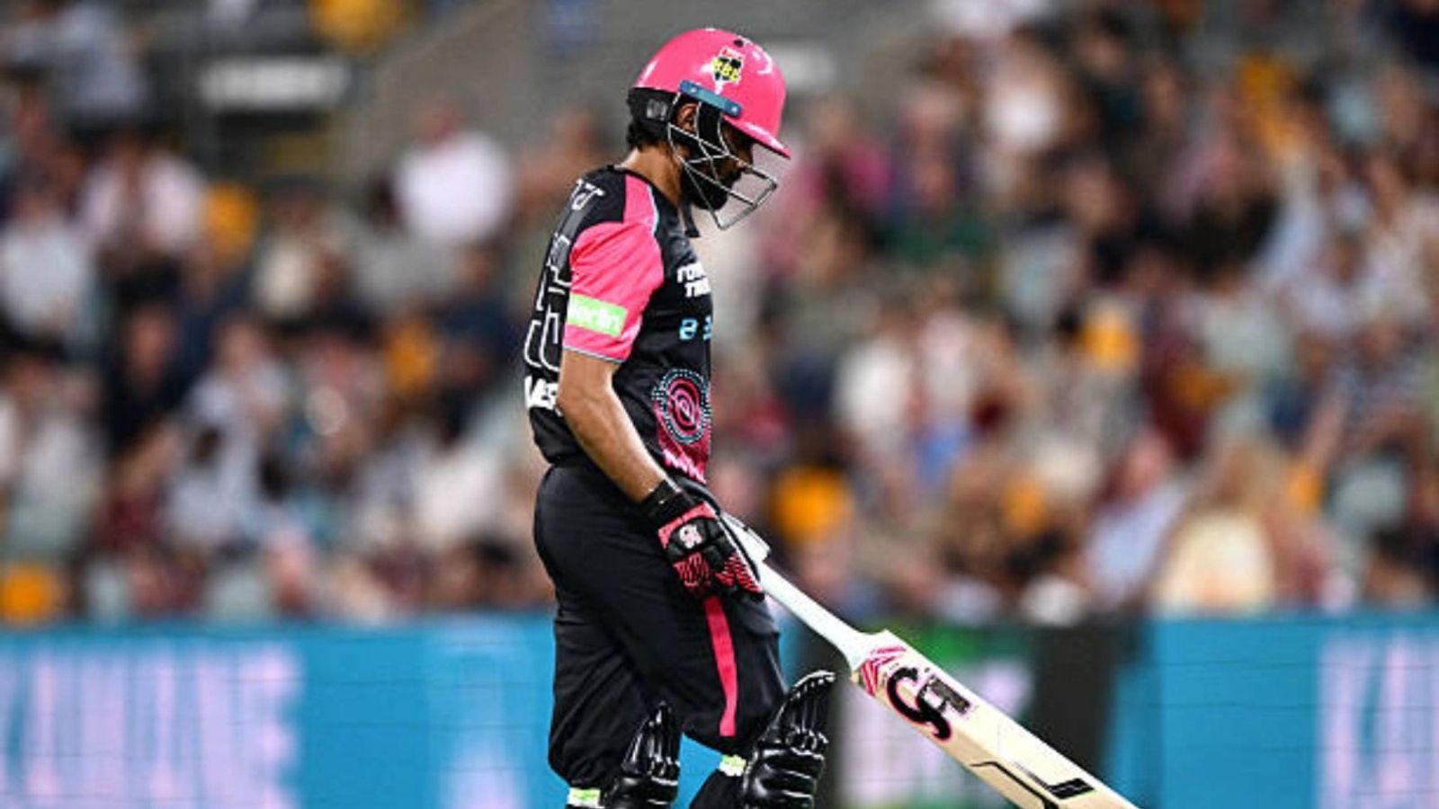 Babar Azam's horror run in BBL continues as Sydney Sixers lose first qualifier to Perth Scorchers Babar Azam of the Sixers looks dejected after losing his wicket during the BBL match between Brisbane Heat and Sydney Sixers at the The Gabba (via Getty)