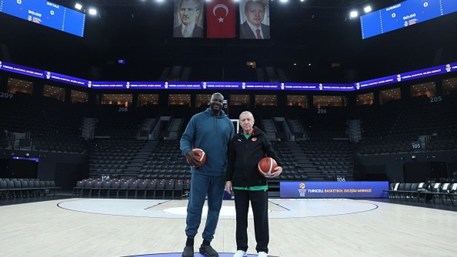 Enes Kanter Freedom slams Shaquille O'Neal over photo with Turkish President Recep Tayyip Erdogan Shaquille O'Neal and Turkish President Recep Tayyip Erdoğan in the frame.