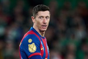 Lewandowski's own-goal blunder in UCL thriller sparks Slavia's hilarious post-match banter SportsTak