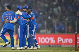 Sunil Gavaskar lavishes praise on this India bowler's body language despite expensive spell vs NZ SportsTak