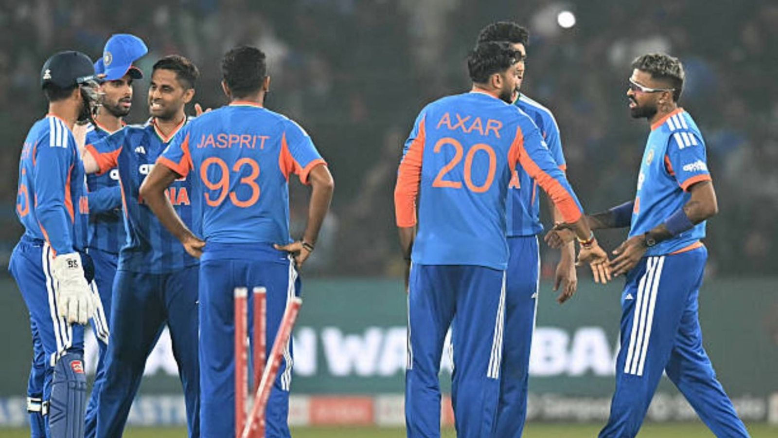 Harbhajan Singh highlights 'concern' in Team India despite thumping 48-run victory vs NZ in 1st T20I India's Axar Patel (2R) celebrates with teammates after taking the wicket of South Africa's captain Aiden Markram during the first Twenty20 international cricket match between India and South Africa (via Getty)