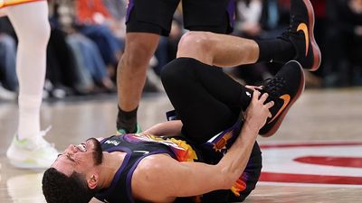 BIG blow for Phoenix Suns, Devin Booker suffers injury after Jalen Green exit SportsTak