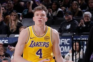 LA Lakers seek rotation upgrade as Dalton Knecht emerges in trade talks ahead of trade deadline SportsTak
