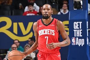 Kevin Durant FIRES back at heckler with brutal NSFW response in Detroit SportsTak