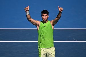 Australian Open 2026: Carlos Alcaraz cruises past Tommy Paul in STRAIGHT sets, secures quarter-finals berth SportsTak