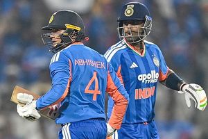 India marmalise New Zealand by 8 wickets to seal T20I series 3-0, wrap up 154-run chase in 10 overs SportsTak