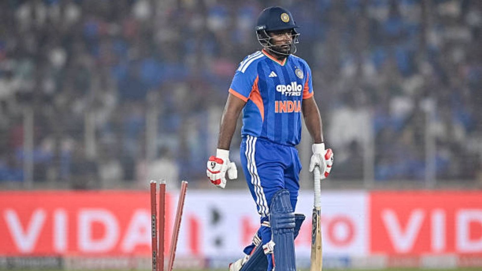 Ex-India captain backs Sanju Samson to deliver in T20 World Cup despite consecutive batting failures vs NZ India's Sanju Samson walks back to the pavilion after his dismissal during the fifth Twenty20 international cricket match between India and South Africa at the Narendra Modi Stadium in Ahmedabad (via Getty)