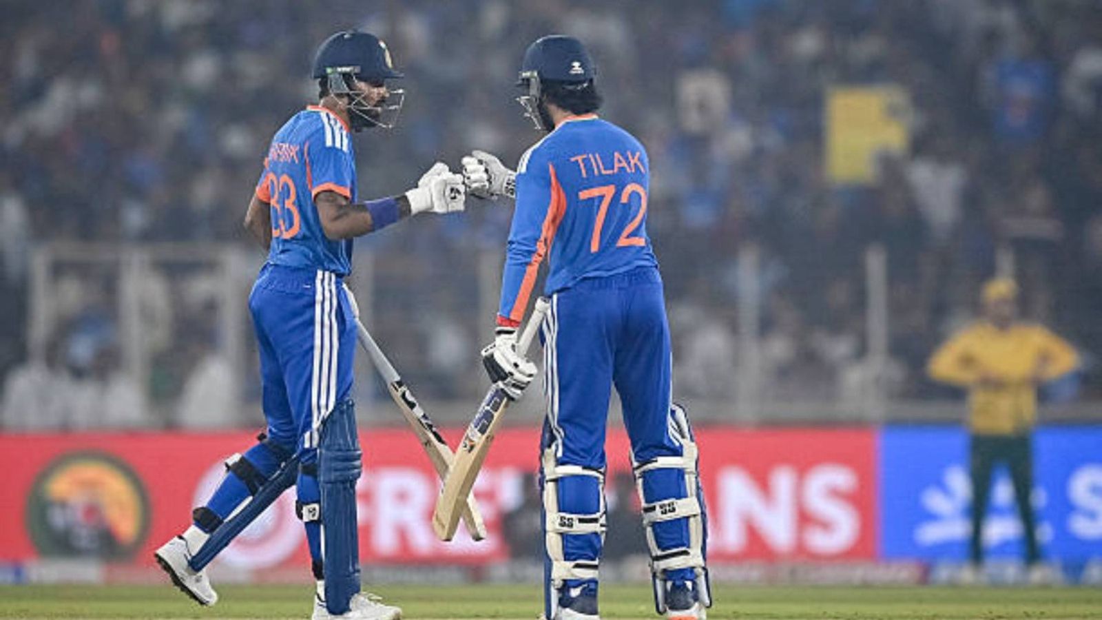 Big news: Major blow for India as star batter ruled out for remaining 2 T20Is vs New Zealand India's Hardik Pandya (L) and Tilak Varma bump their fists during the fifth Twenty20 international cricket match between India and South Africa at the Narendra Modi Stadium in Ahmedabad (via Getty)