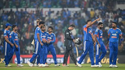 'Seems almost impossible to beat them...': Irfan Pathan hails Team India after victory over NZ in 3rd T20I SportsTak