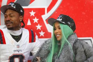 Watch: Cardi B goes wild for boyfriend Stefon Diggs' Super Bowl berth as Patriots beat Broncos SportsTak