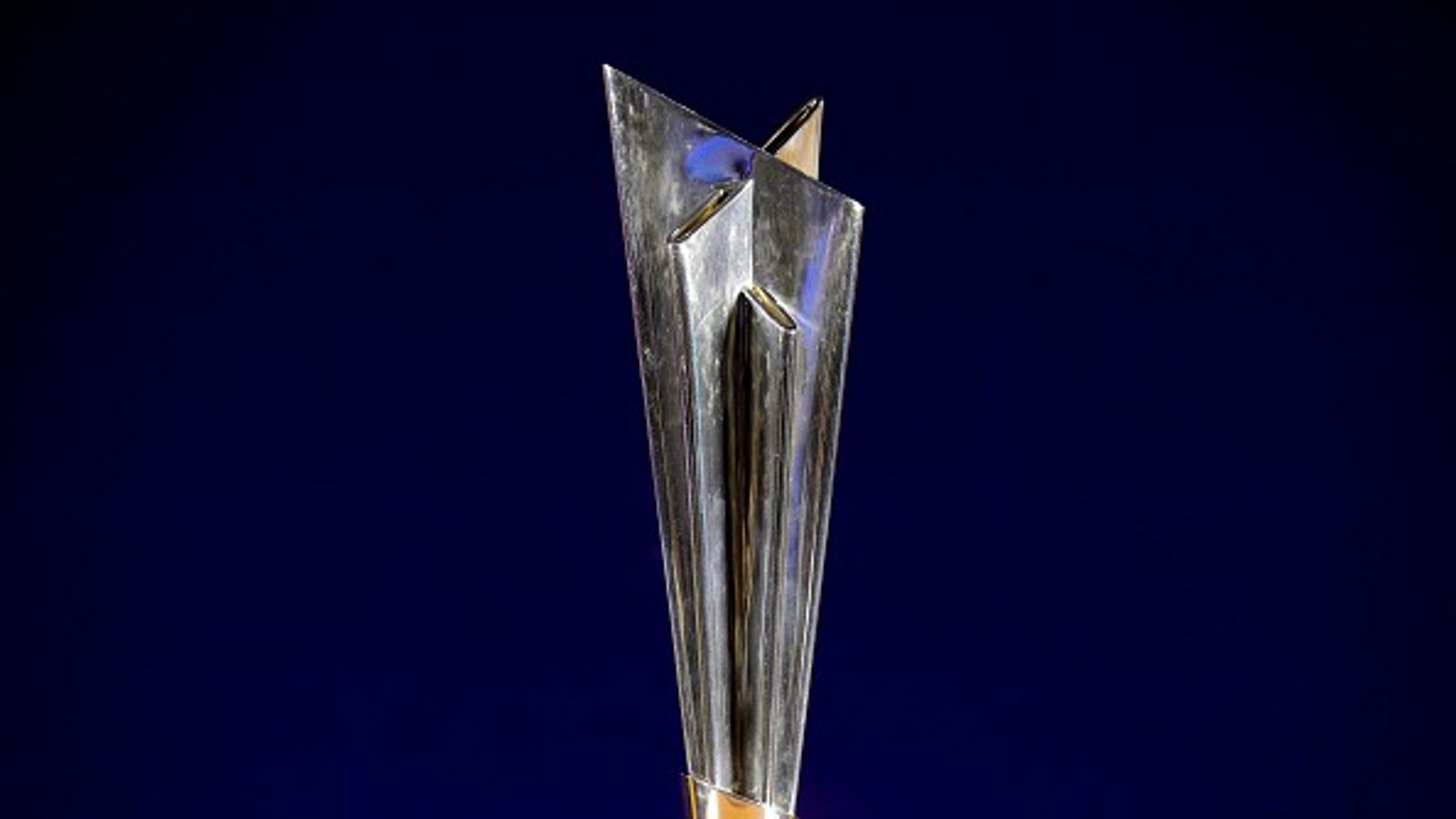 No visas or no accreditation? The truth behind ICC’s decision on Bangladeshi media ICC T20 World Cup trophy (PHOTO: GETTY)