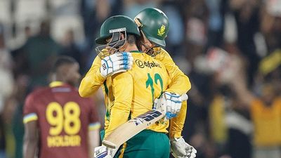 SA vs WI, 2nd T20I: Quinton de Kock smashes career-best 115 as South Africa crush West Indies by 7 wickets South Africa's Quinton de Kock (L) is congratulated by South Africa's Ryan Rickelton (R) after scoring a century (100 runs) during the second Twenty20 international cricket match between South Africa and West Indies