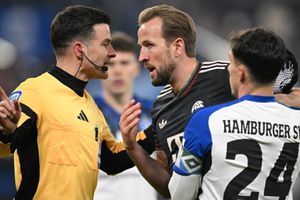 Harry Kane lashes out at referee as Hamburg hold Bayern Munich to frustrating draw SportsTak
