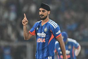 Arshdeep Singh creates history, becomes first Indian bowler to achieve this T20I feat with fifer vs NZ SportsTak