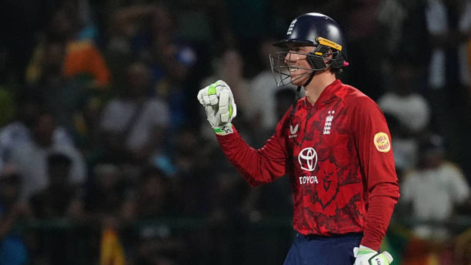 Tom Banton's gritty half-century helps England seal the series vs Sri Lanka with 6-wicket victory in 2nd T20I Tom Banton of England reacts to his half-century during the 2nd International T20 match between Sri Lanka and England at Pallekele Cricket Stadium (via Getty)