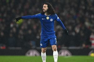 Chelsea star defender Marc Cucurella reacts as Adama Traore surprises him after on-field clash SportsTak