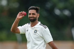 Ranji Trophy 2025-26, quarterfinals: Delhi Capitals’ ₹8.40 cr recruit bags seven for J&K; MP refuse to roll over SportsTak