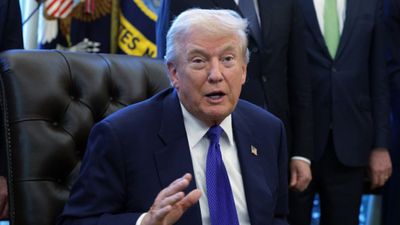 Donald Trump steps into Super Bowl buzz with message for Patriots standout Donald Trump steps into Super Bowl buzz with message for Patriots standout