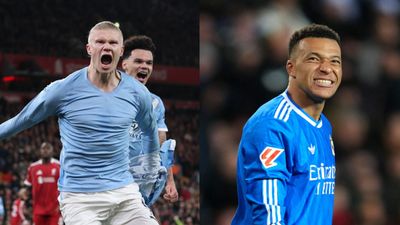 Dennis Bergkamp snubs Erling Haaland and Kylian Mbappe while naming TOP 3 strikers, their names are... SportsTak