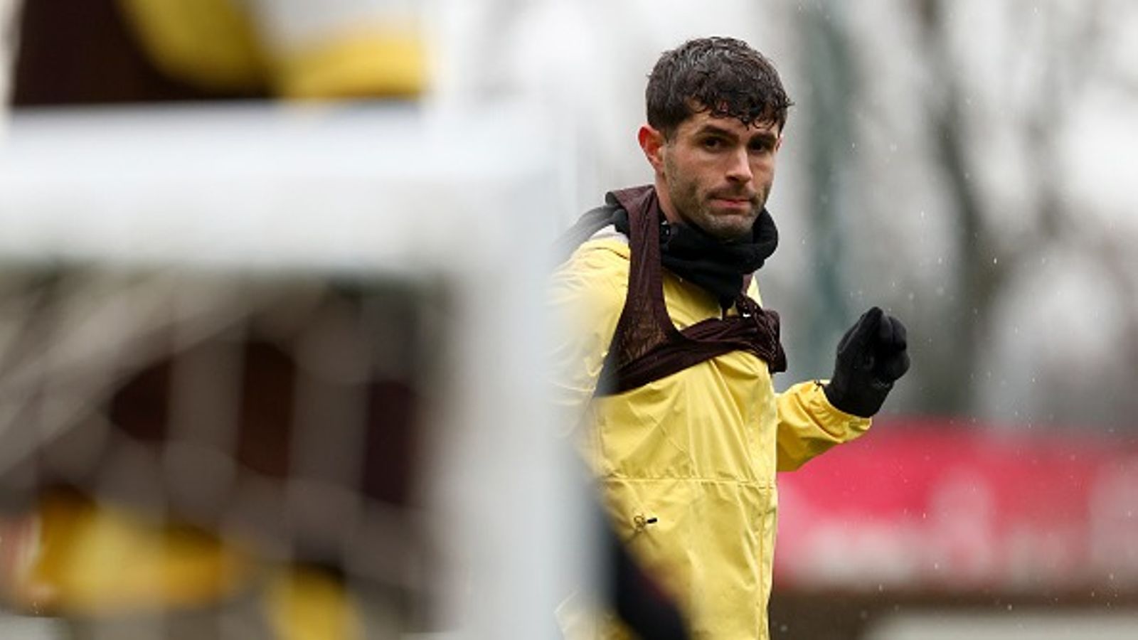 Manchester United and Arsenal join race to sign €55 million AC Milan forward Christian Pulisic in the frame.