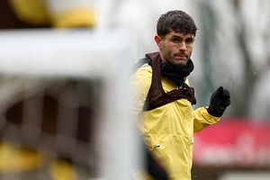 Manchester United and Arsenal join race to sign €55 million AC Milan forward SportsTak