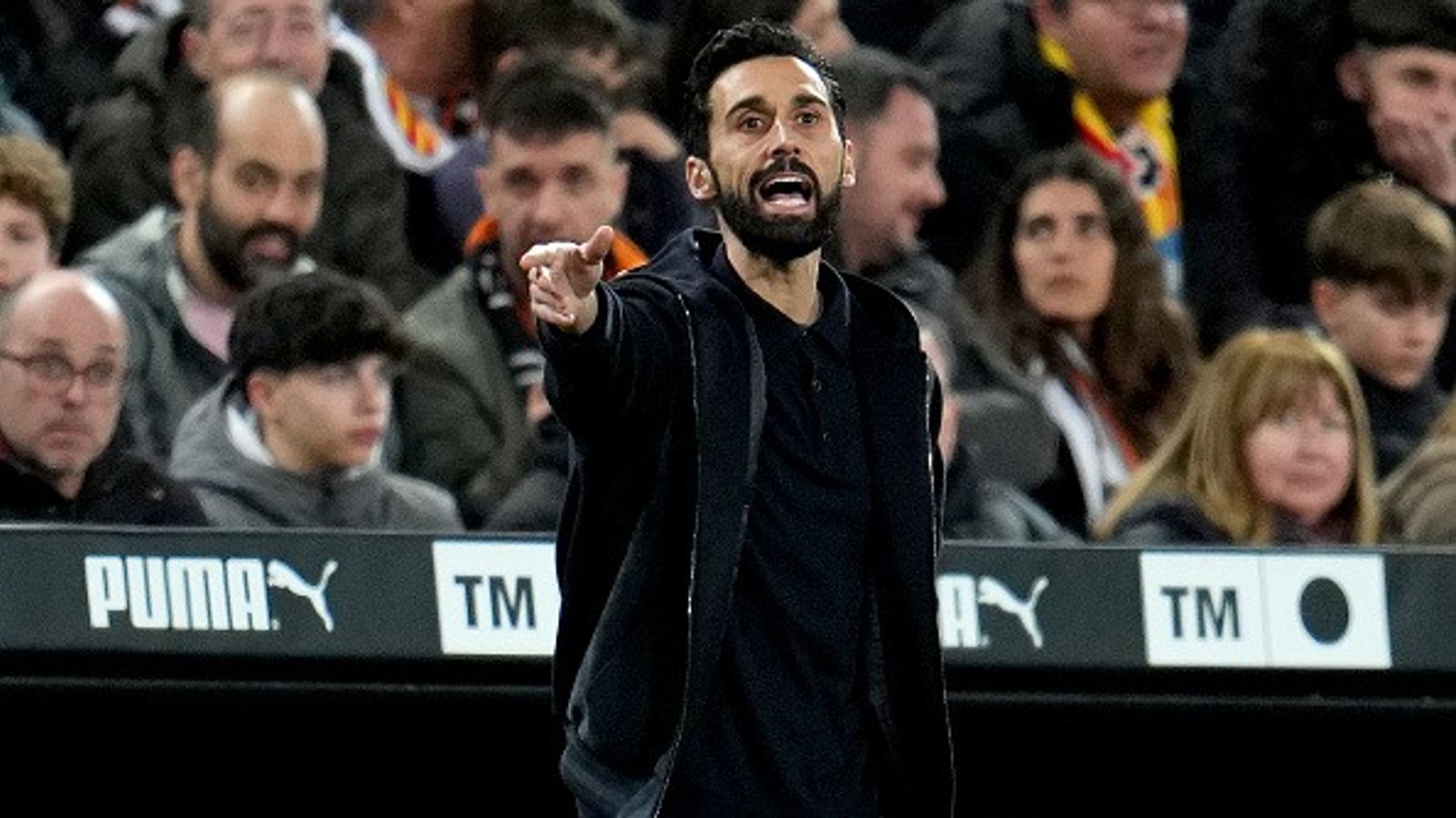 MASSIVE blow for Real Madrid, star midfielder to be sidelined for 1-2 months after injury Álvaro Arbeloa in the frame.