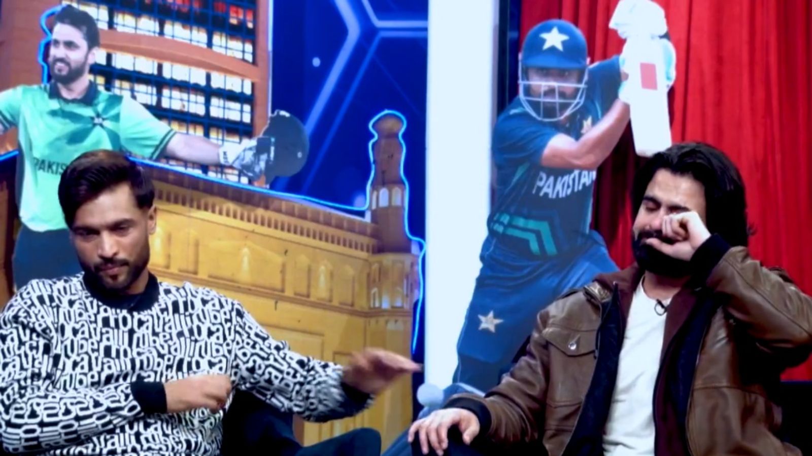Snubbed from PSL, Ahmed Shehzad breaks down in tears and leaves TV show Mohammad Amir consoles Ahmed Shehzad as he gets emotional.