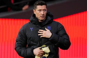 Barcelona's Robert Lewandowski has offers from FIVE different clubs, if he opts to leave SportsTak
