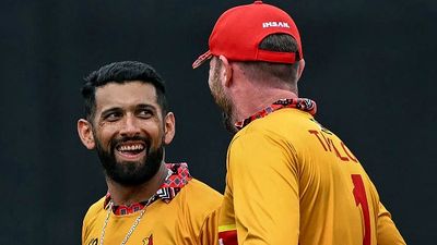 Sikandar Raza speaks his heart out after Zimbabwe land painful T20 World Cup upset to Australia Zimbabwe's captain Sikandar Raza (L) speaks with his teammate in this frame. (Getty)