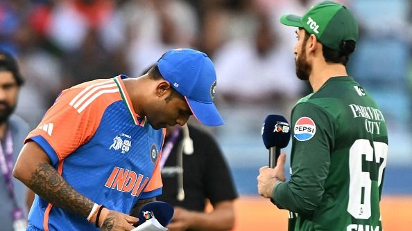 India's captain Suryakumar Yadav (L) and Pakistan skipper Salman Ali Agha frame. (Getty)