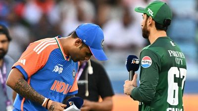 Rain threat looms large over IND vs PAK T20 World Cup clash? Sri Lanka issue weather alert India's captain Suryakumar Yadav (L) and Pakistan skipper Salman Ali Agha frame. (Getty)