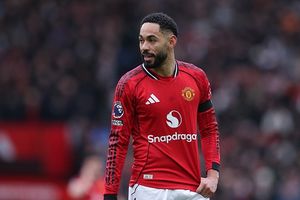 Manchester United star Matheus Cunha opens up on viral fan Frank Illet, says 'I don't care' SportsTak