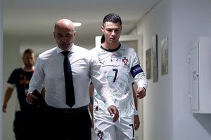 Roberto Martinez explains feeling of managing Cristiano Ronaldo in Portugal national team SportsTak