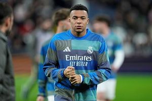 Will Kylian Mbappe play against Benfica in UCL? Real Madrid boss drops update SportsTak