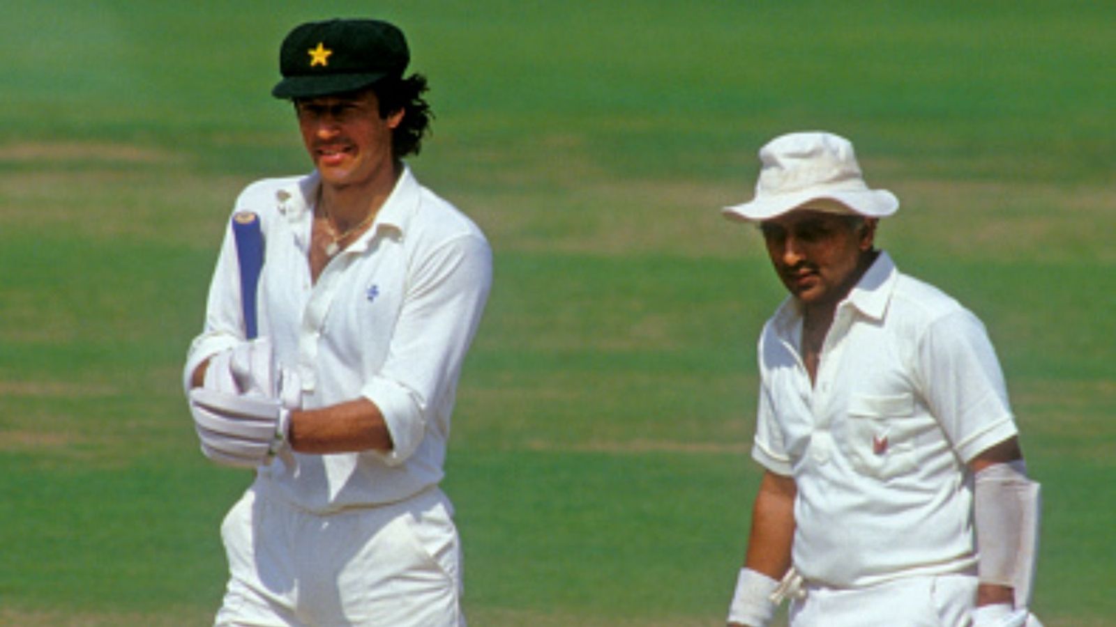 14 ex-captains including Gavaskar, Kapil write to PAK govt. appealing for Imran Khan's better medical treatment Imran Khan and Sunil Gavaskar batting for the Rest of the World XI during the MCC Bicentenary match against Marylebone Cricket Club at Lord's Cricket Ground, London, August 22, 1987.