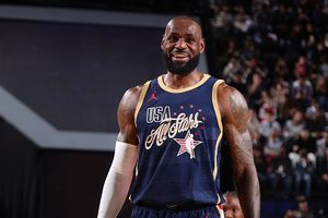 Carmelo Anthony slams LA Lakers fans for not accepting LeBron James, says 'I don't give a f**k' SportsTak