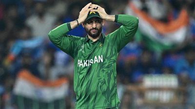 'Agar badtameezi wale word nikal jaye toh...': Ex-PAK batter goes on a rant slamming Agha's decision to chase Salman Agha